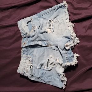 Jean ripped shorts